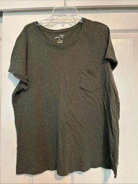 Universal Thread Olive Green Short-Sleeve Pocket Tee